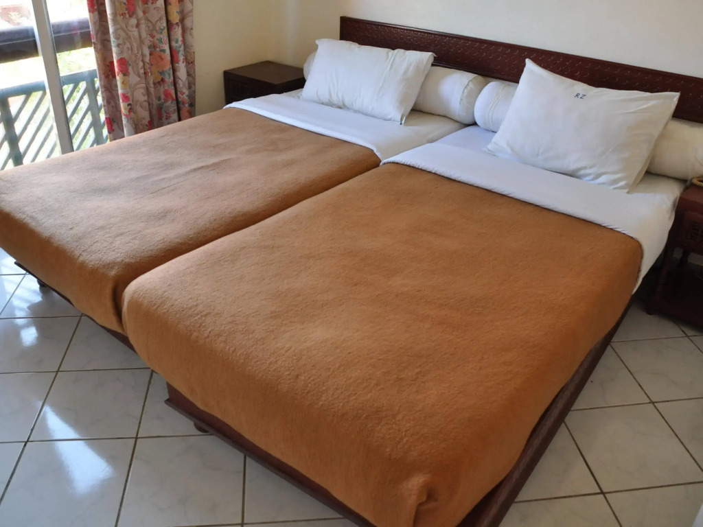 Hotel EZZAHIA by HMS