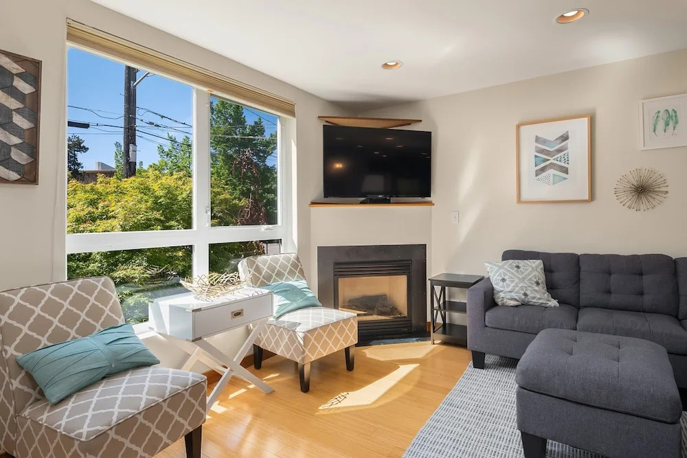 Seattle Vacation Home-18th Ave Townhome
