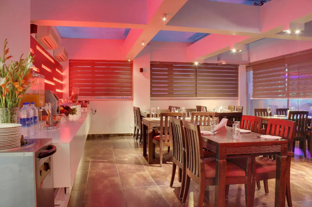HOTEL GODWIN DELUXE NEAR CONNAUGHT PLACE Offers FREE AIRPORT PICKUP