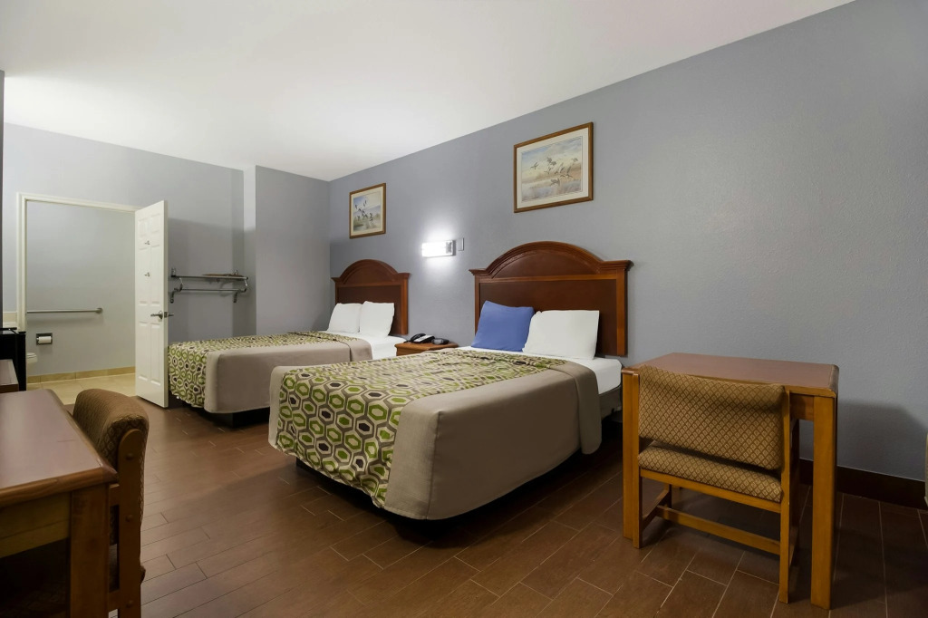 Scottish Inn & Suites