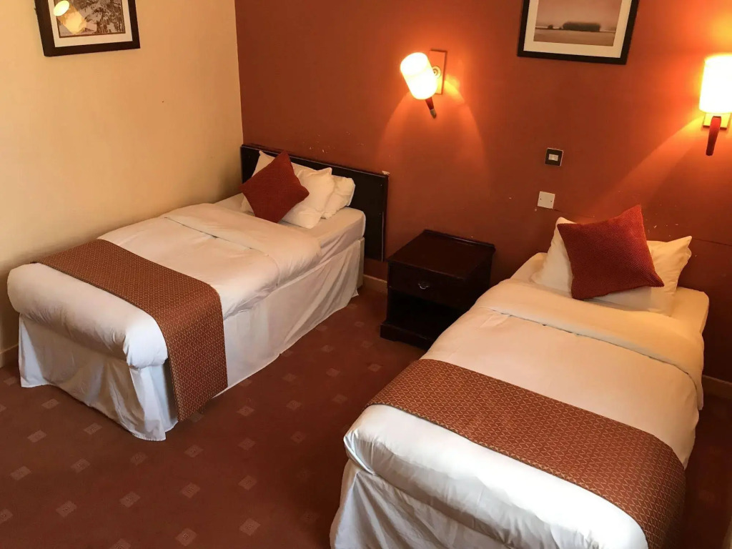 The Royal Victoria and Bull Hotel