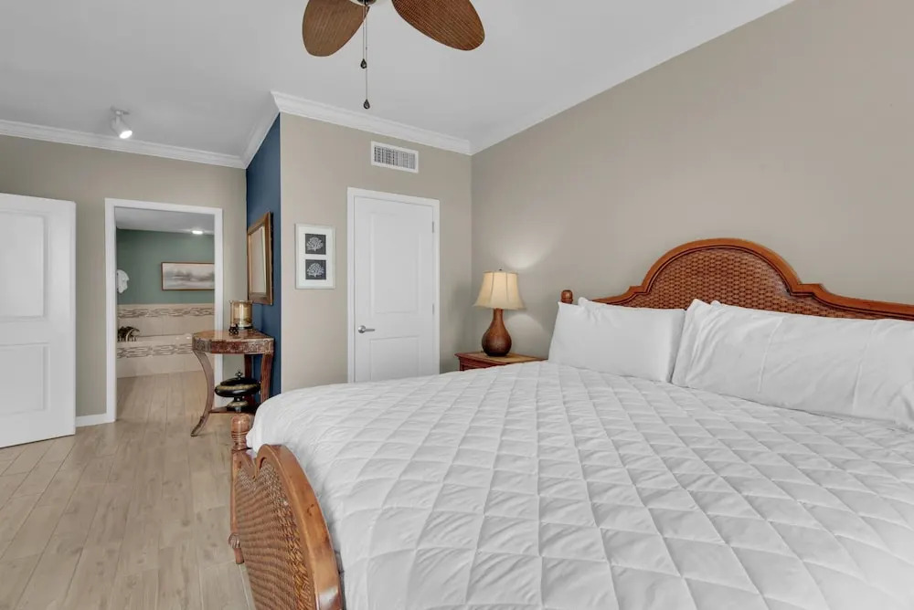Grandview East 1204 by RealJoy Vacations