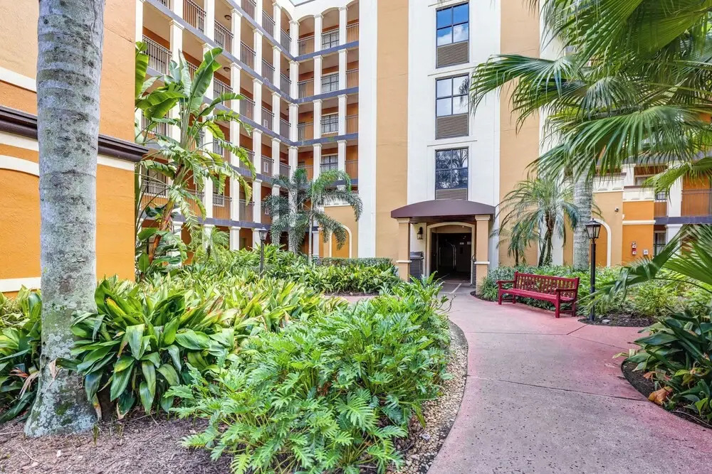 Poolside Oasis: 7 Mi to Disney & Universal