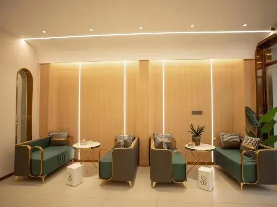 Gangsha Hotel (Wuhan Caidian Economic Development Zone Zhashan Square Branch)
