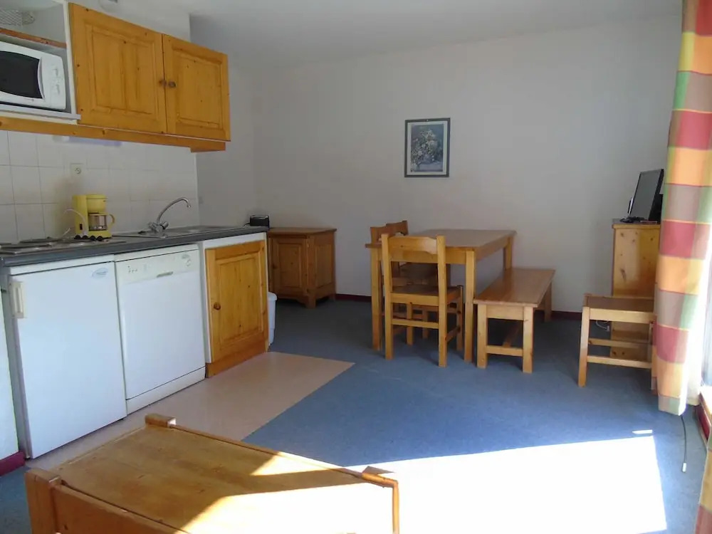 Lou Services Apartment GA48 LSI 001