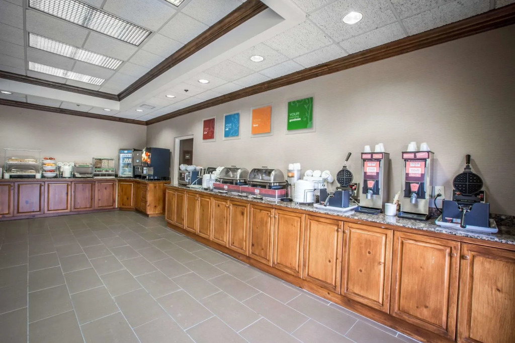Vista Suites Near Island and Leconte Convention Center