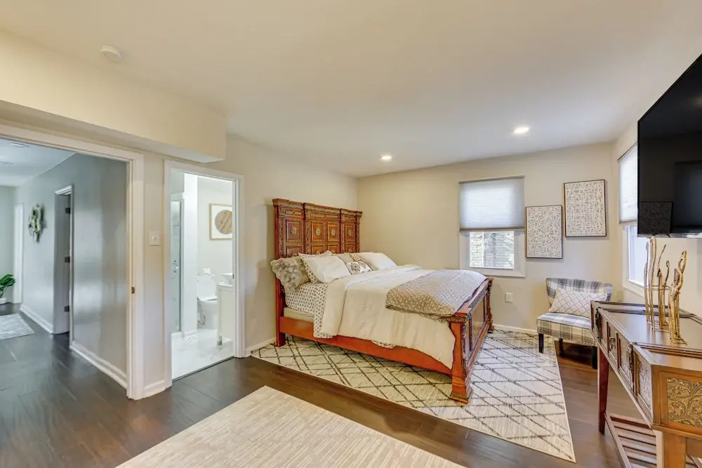 6 Mi to Downtown - Spacious Home in Pittsburgh!
