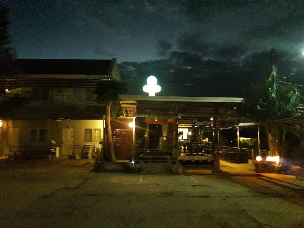 At Puangpetch Mukdahan