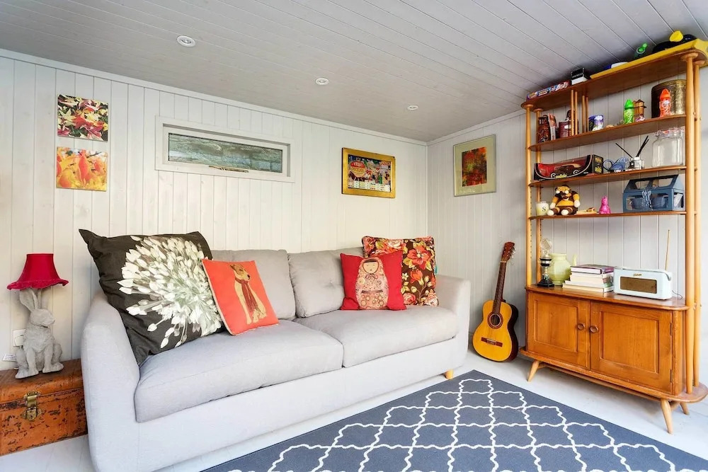 The Shepherd's Bush Hideaway