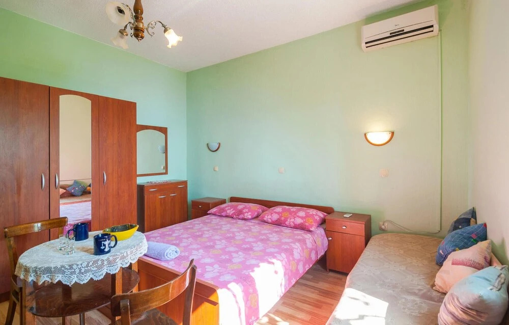 Amazing Home in Lokva Rogoznica With Wifi and 2 Bedrooms