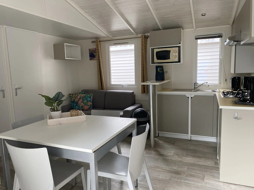 Chalet near Antwerp with Pool Access