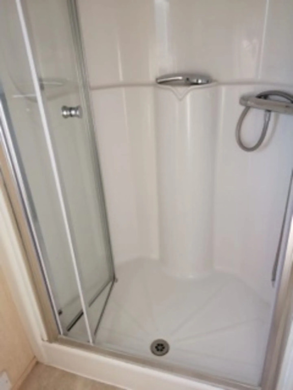 Caravan - Sleeps 8 - Pets Ok - Parking - Site Pool