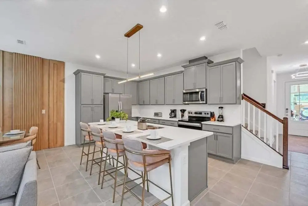 5 Bed 4.5 Bath Townhouse W/ Pool Solara 2307dist 5 Bedroom Townhouse
