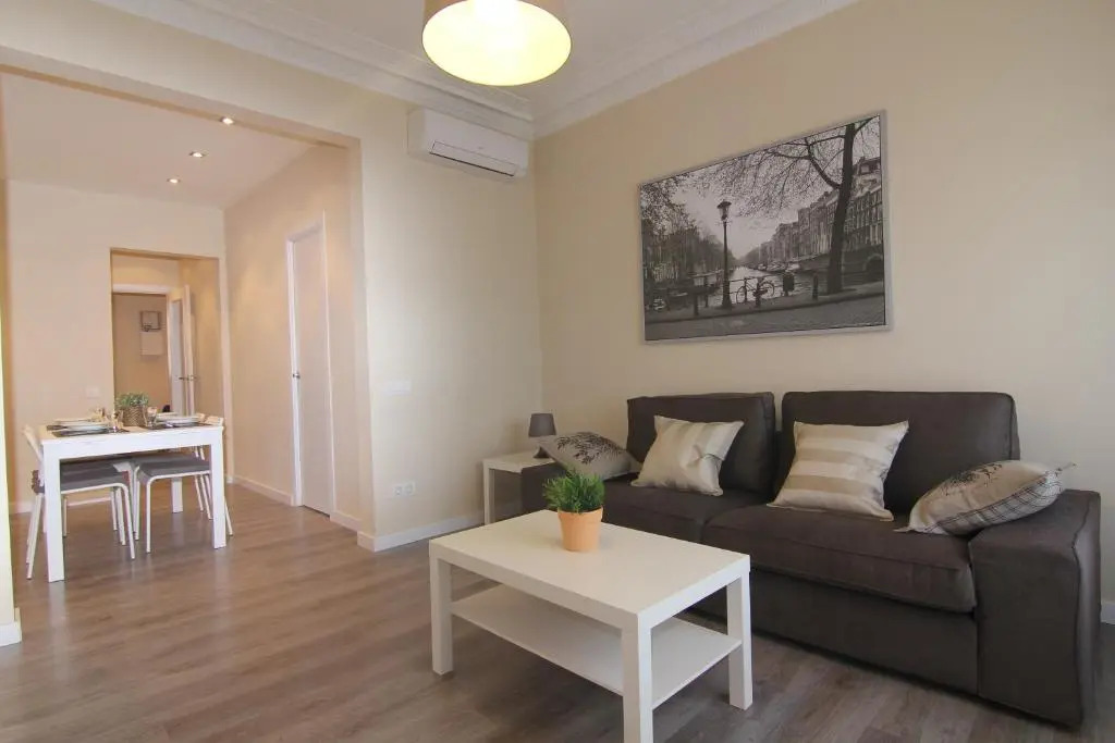 FELIP - Spacious and quiet apartments & one with Terrace