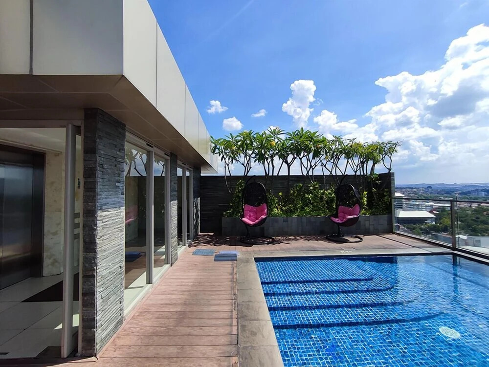 New Furnished Studio Room Apartment At Warhol (W/R) Residences