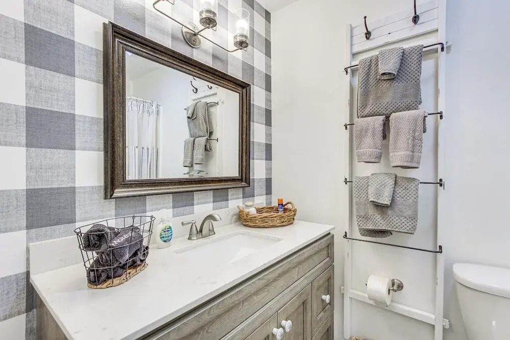 Inviting Home w/ Golf Course View in Diamondhead!