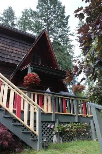 Sunny Bluffs Chalets