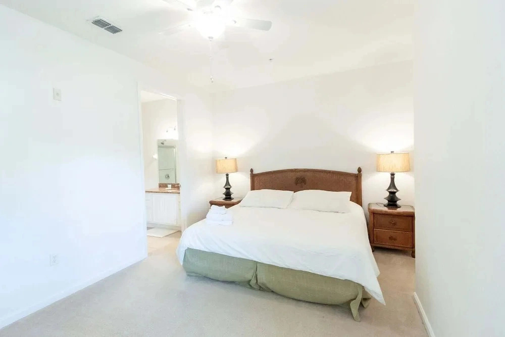 Condo 5min-universal Spacious Condo Vc101