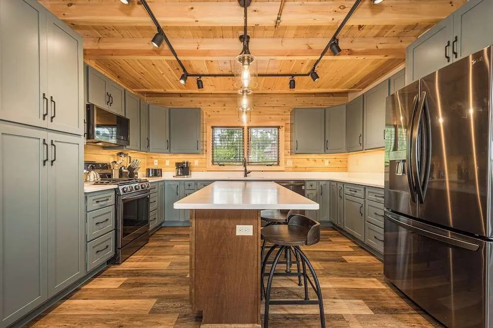 Longview Lodge by Taylor Made Deep Creek