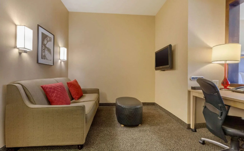 Cambria Hotel Denver International Airport