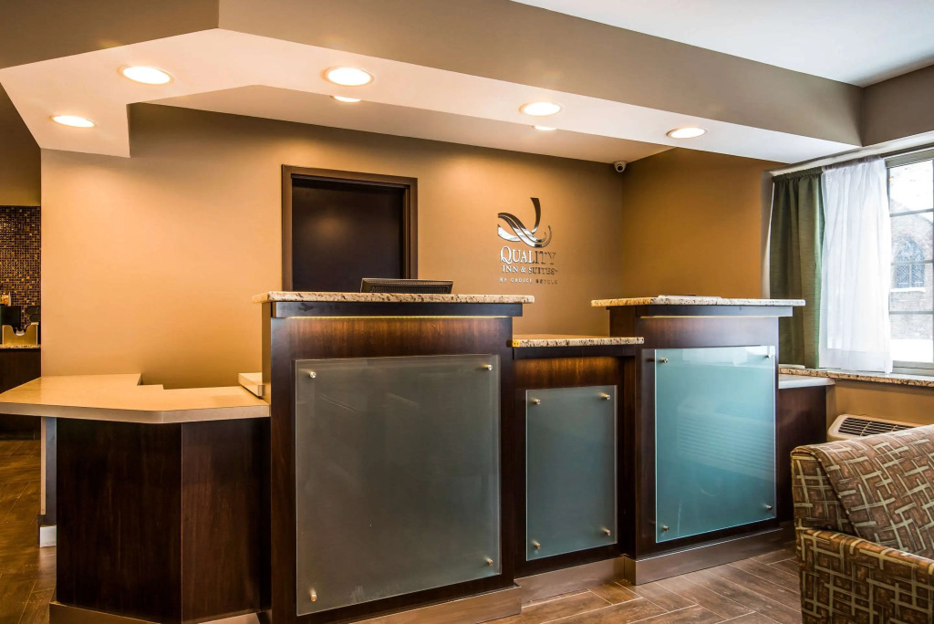 Clarion Pointe Syracuse Downtown