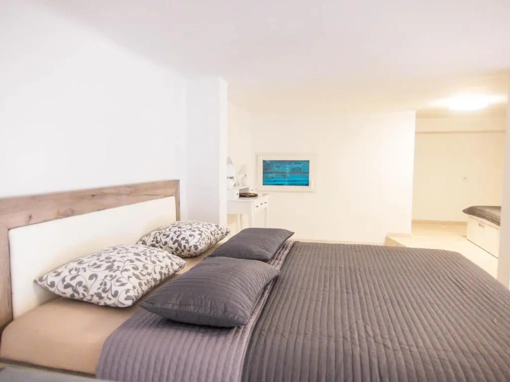 Goldcentral Apartments - Stylish Apartments - Wine Tasting Access