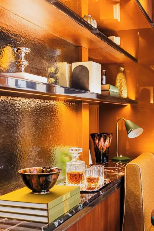 Confidential Room 1, a Stones Throw From the Louvre