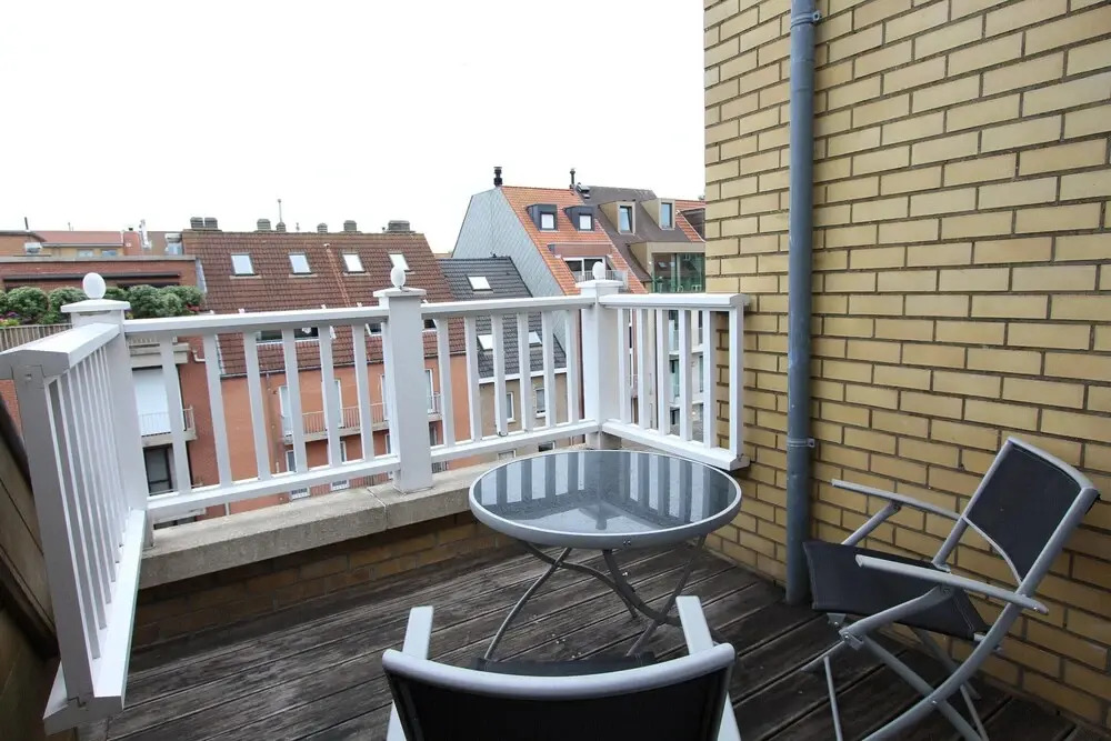 Duplex in Knokke Near North Sea Beach
