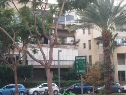 TLV Living Apartment