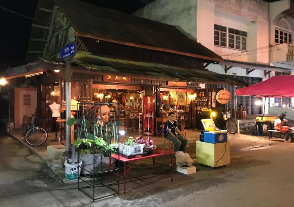 The shark resort ปราณบุรี