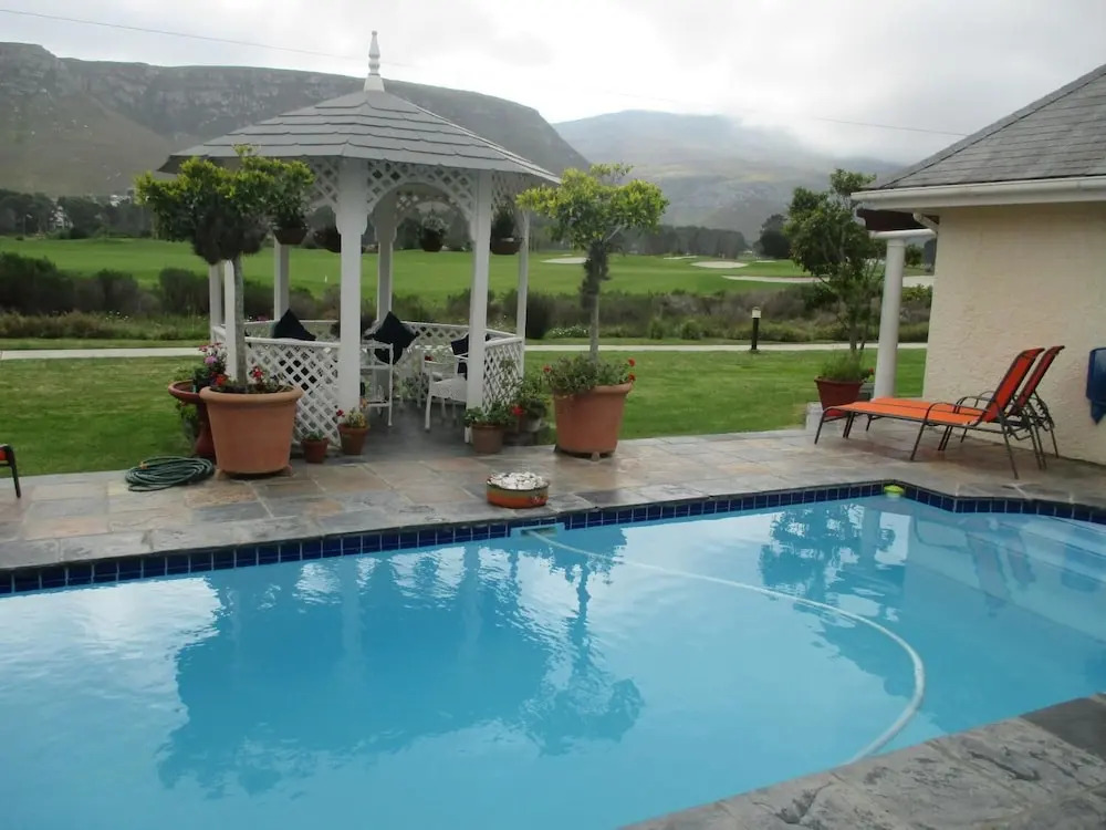 Mulligans Guest Lodge