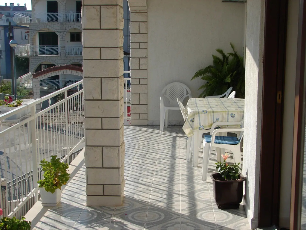 Apartment Tone - spacious and comfortable: A1 zuti Trogir, Riviera Trogir