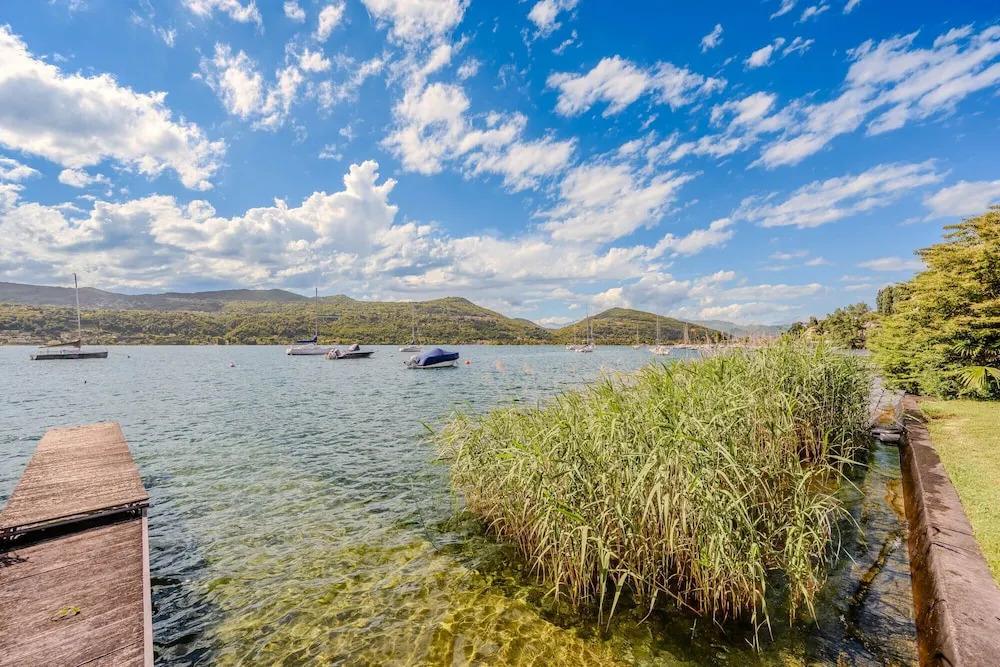 Italian Lakes Lakeside Villa With Direct Lake Access