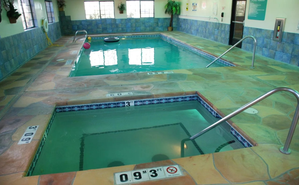 Holiday Inn Express Hotel & Suites Raton by IHG