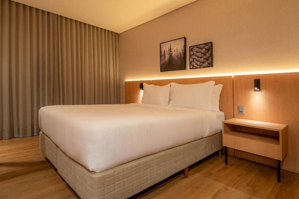 Golden Tulip Canela