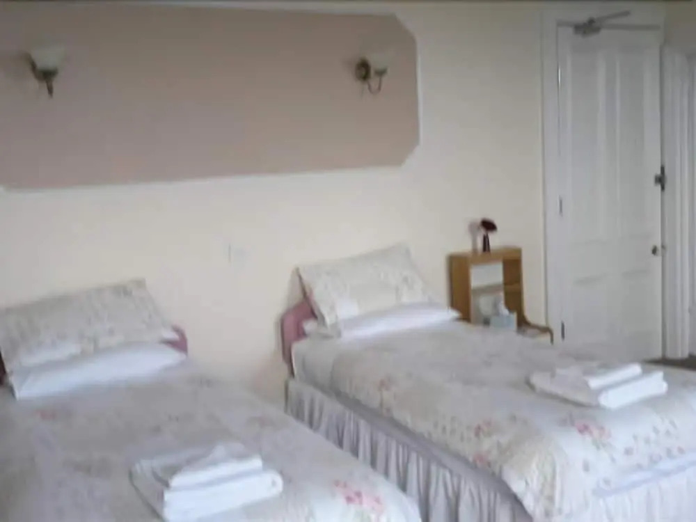Highlander Hotel