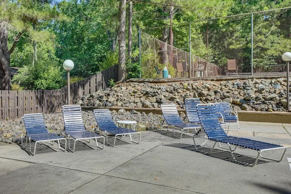 Stylish Durham Townhome < 5 Mi to Downtown!