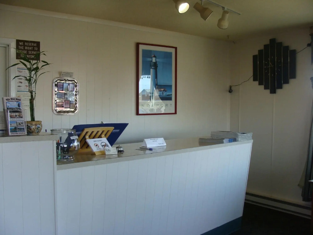 Seven Seas Inn & Suites