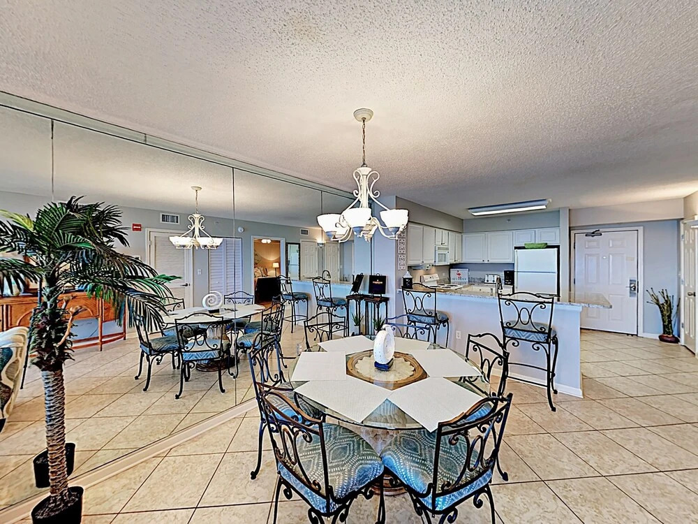 Gulf-front Gem: Lake Views, Beach Access & 3 Pools 2 Bedroom Condo