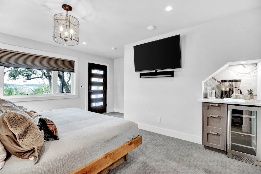 Luxury Hill Country Villa with Pool-Hot tub-Views