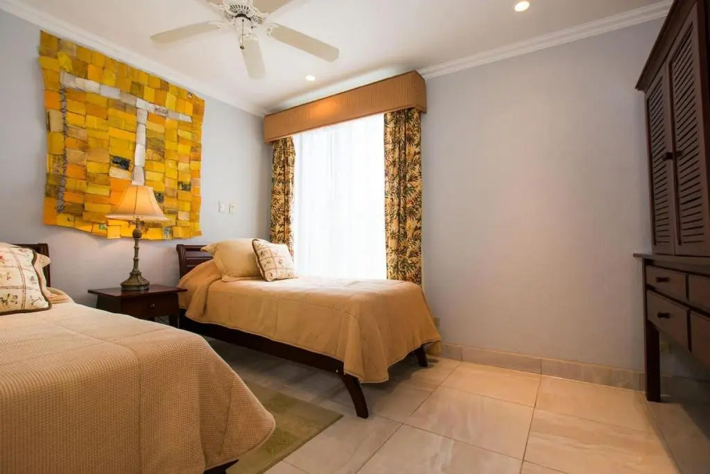 Recently Renovated Luxury Condo with Resort-Style Beach Club Access and Ocean Views