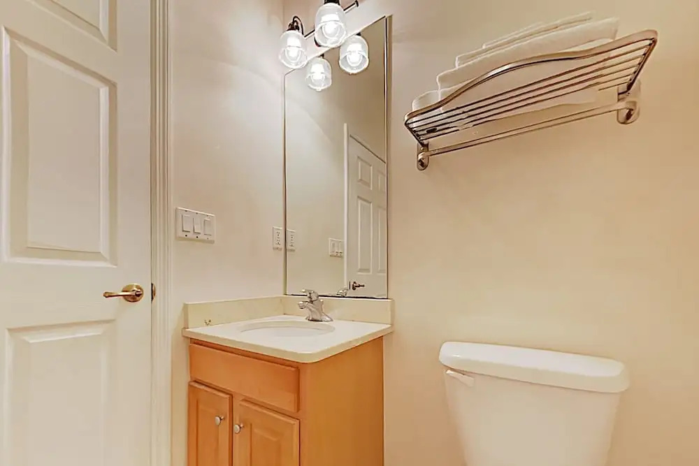 New Listing! 2-unit Palencia City Center 3 Bedroom Townhouse
