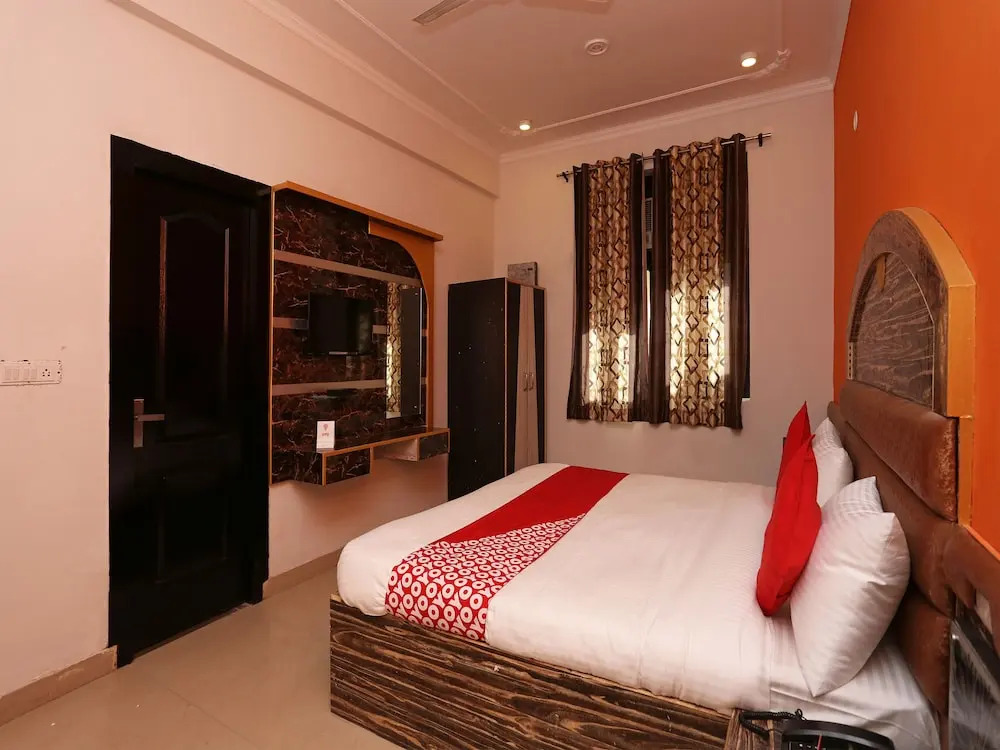 OYO 7812 Shree Radha Resort