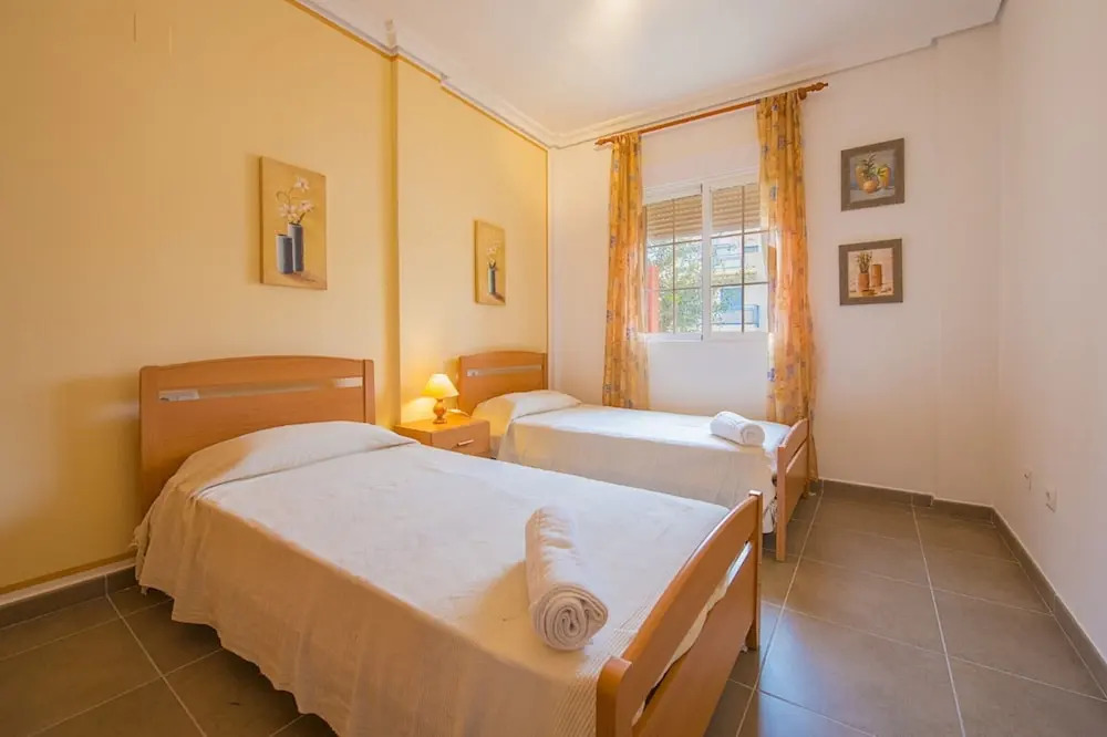 Bungalow - 4 Bedrooms with Pool - 104994