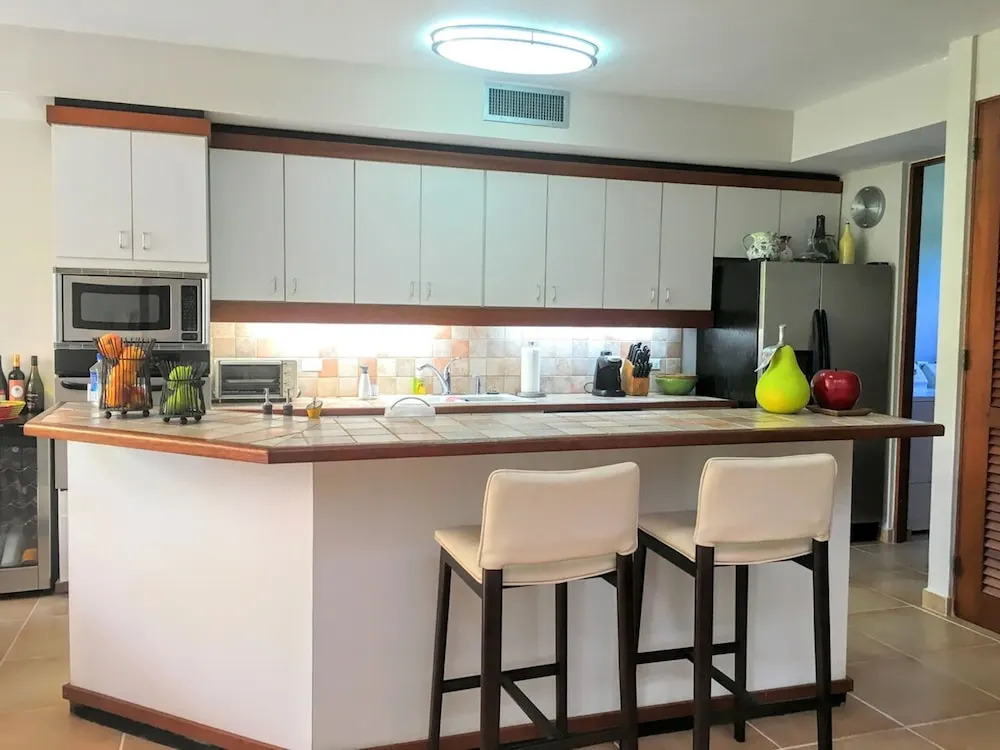 Villa Iris 2 Story Ocean View Villa w Pool Access & Generator