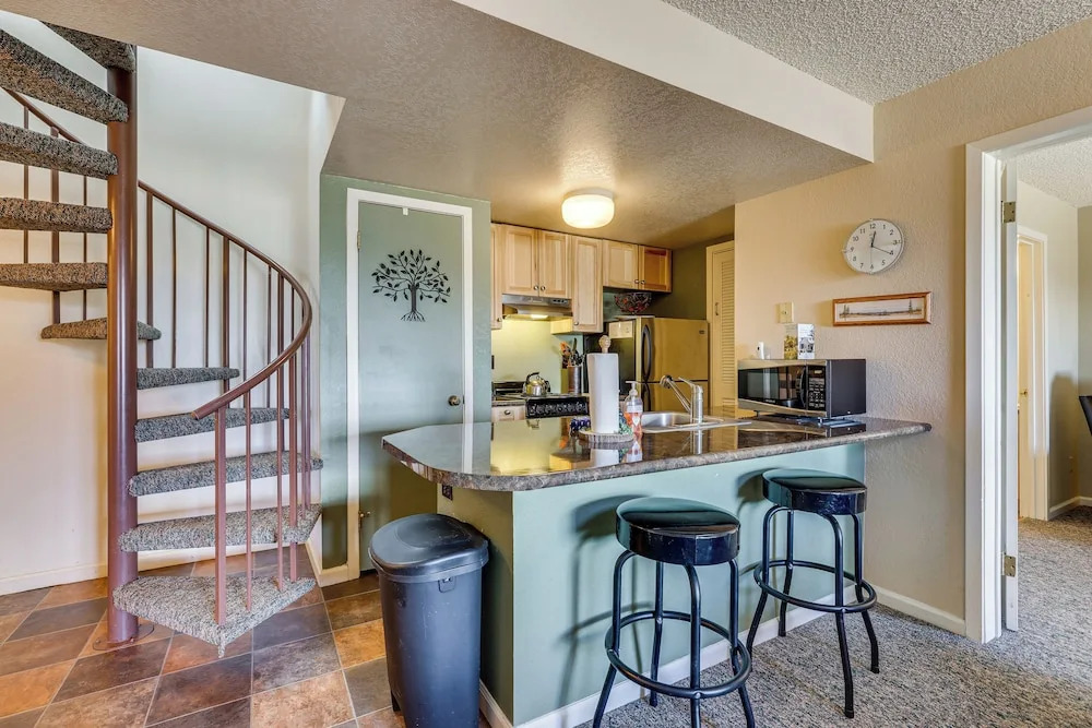 Ski-in/ski-out Top-floor Condo at Granby Ranch!