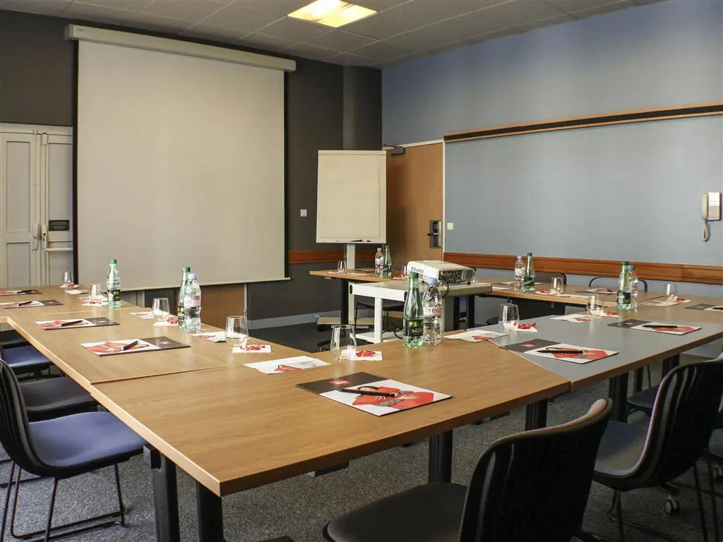 ibis Nantes Centre Tour Bretagne