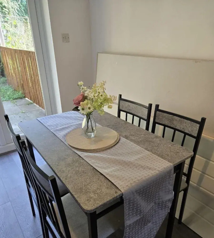 Manchester Blissful Retreat - 3-bedroom House
