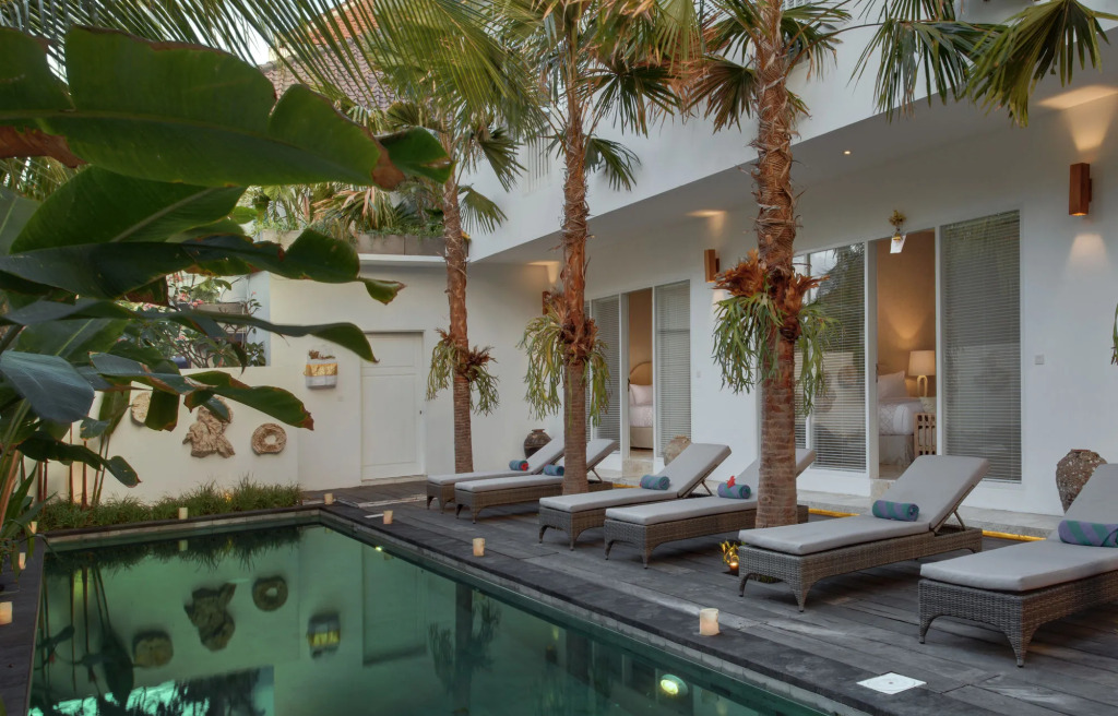 Room & Vespa 4 - Central Seminyak Near Beach