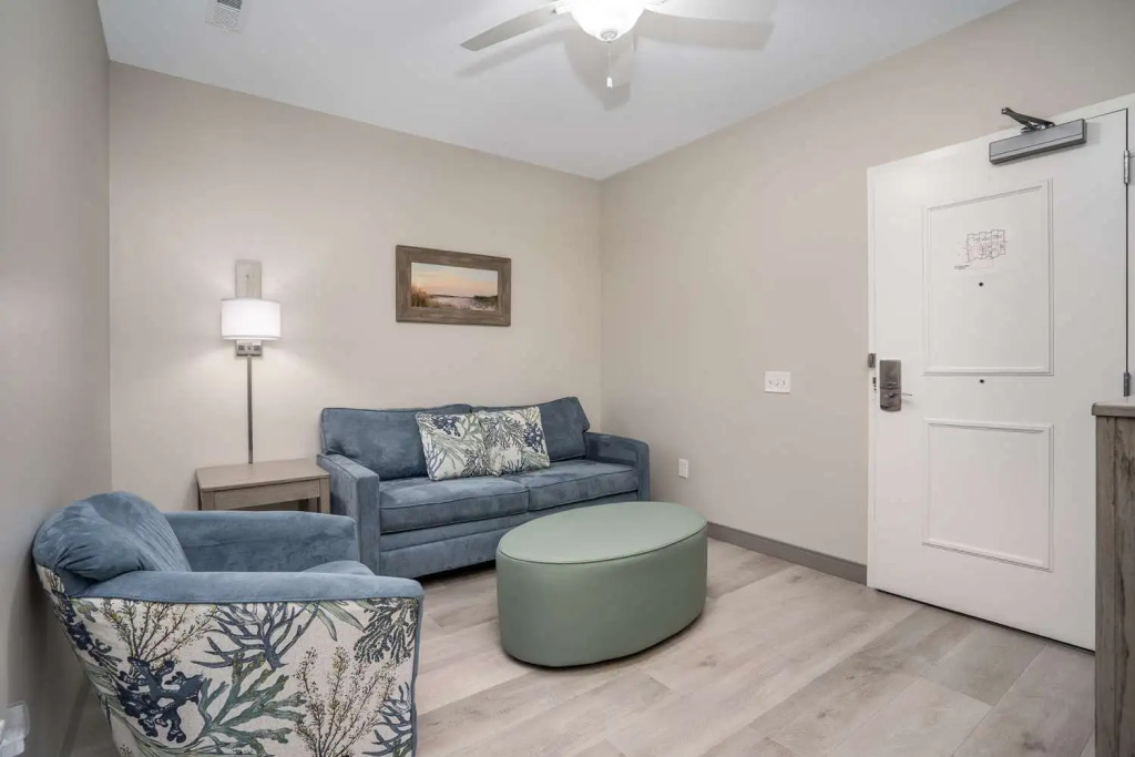 Lighthouse Suites - Best Western Signature Collection